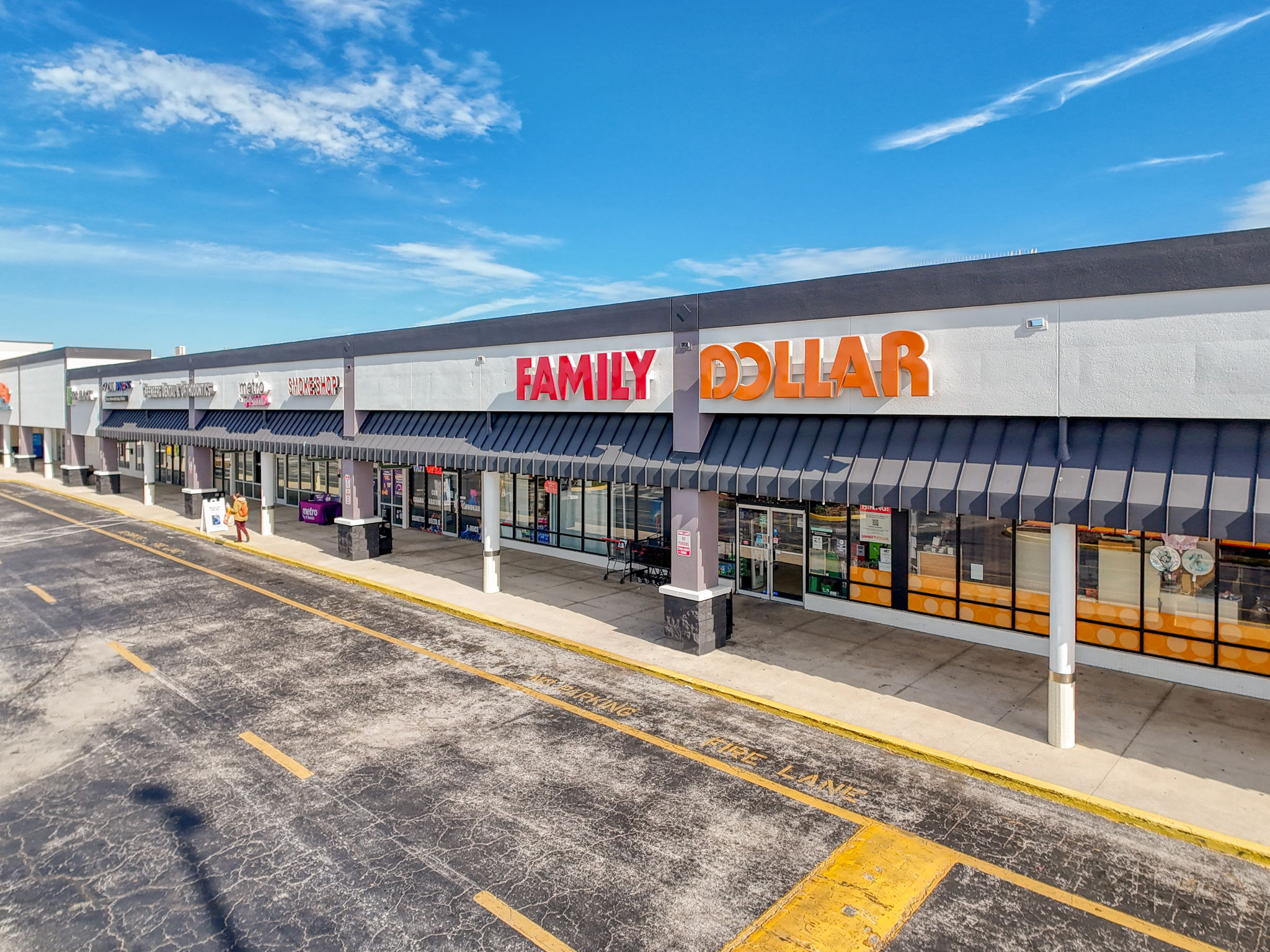 15 web or mls Holiday Mall 10