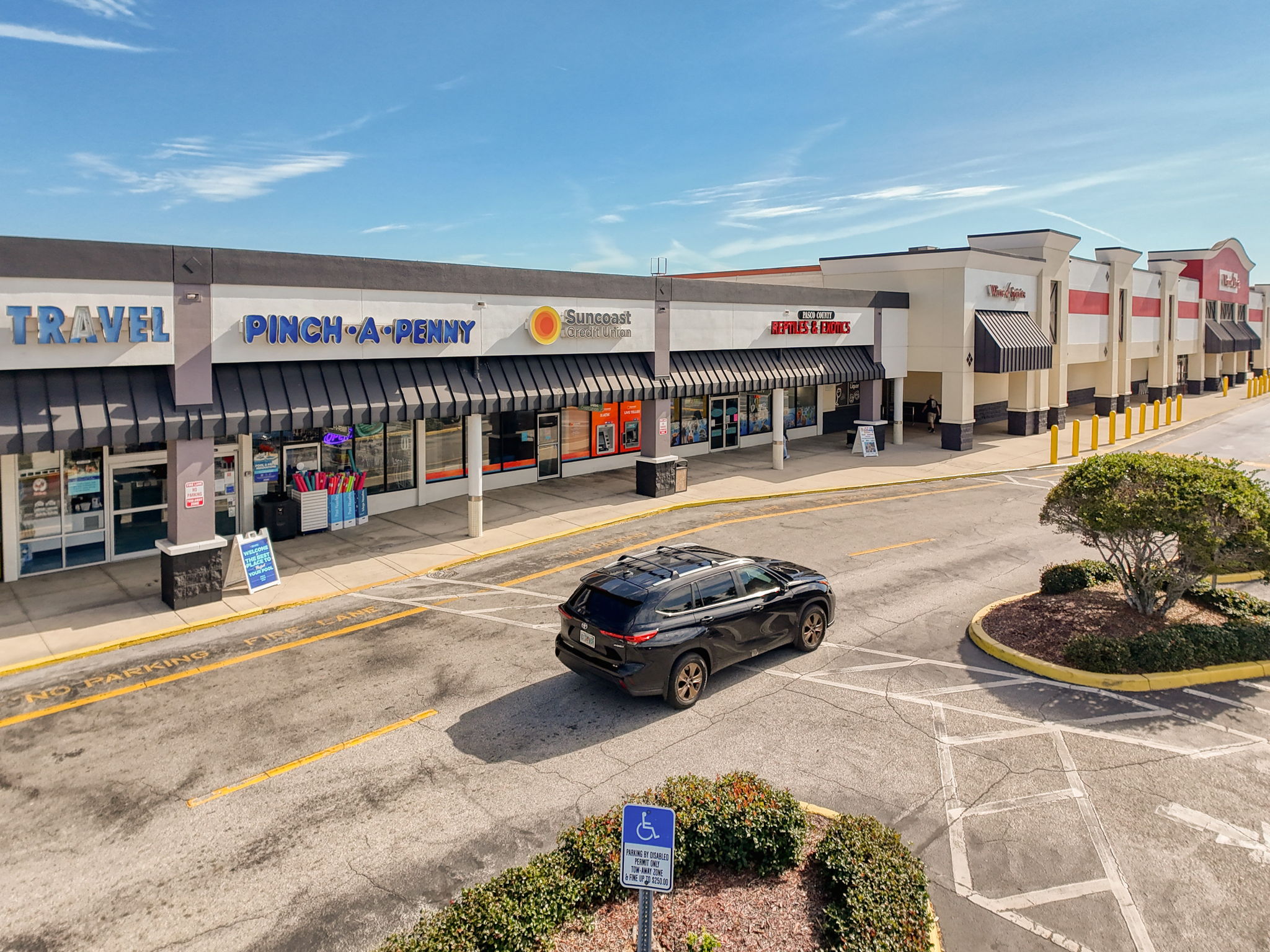 34 web or mls Holiday Mall 19